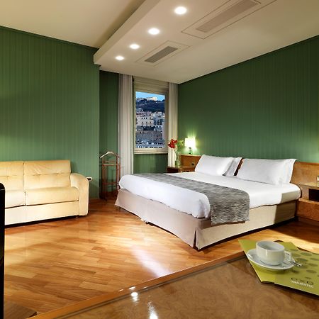 Exe Majestic Hotel Napoli Ngoại thất bức ảnh