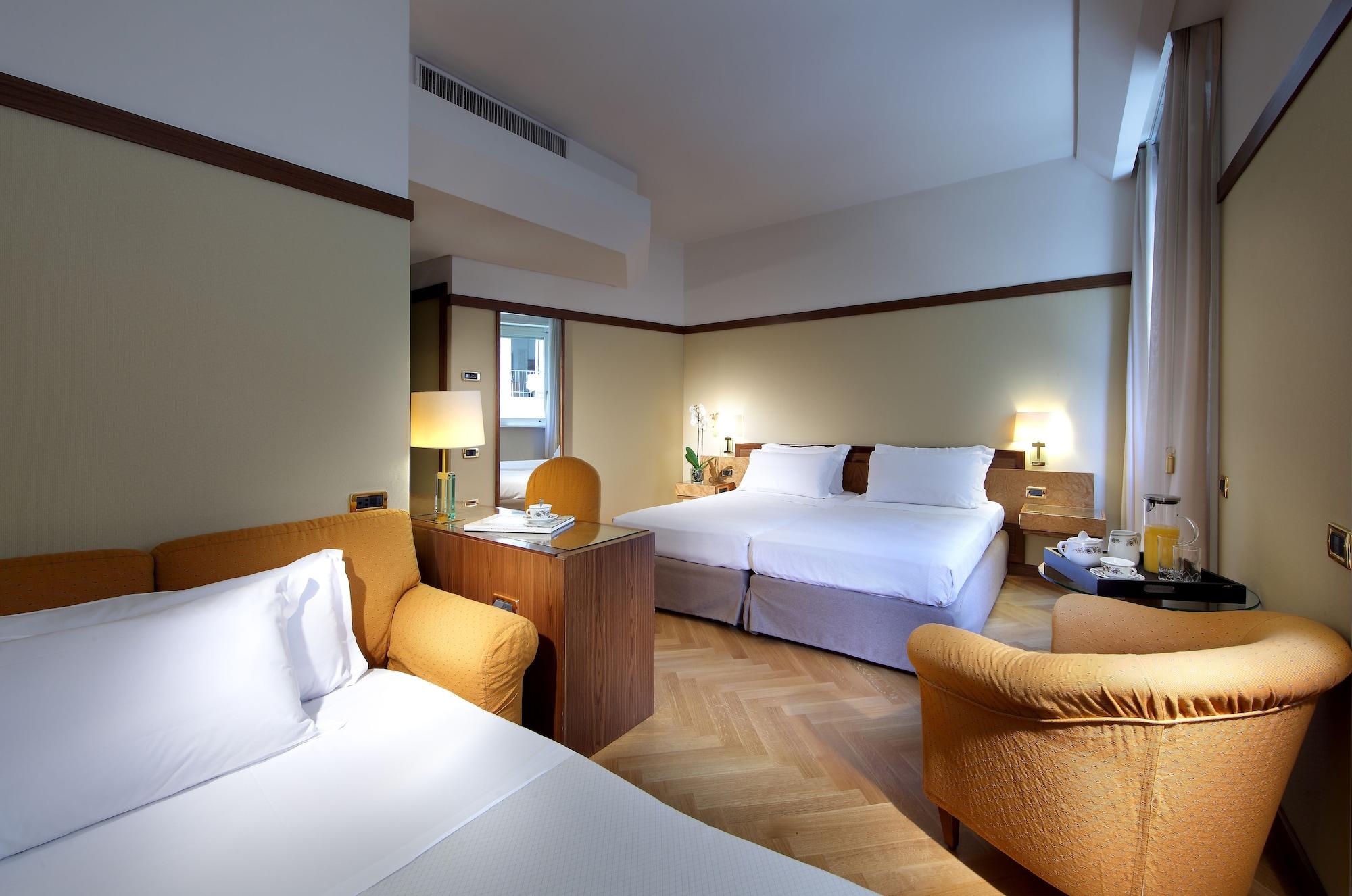 Exe Majestic Hotel Napoli Ngoại thất bức ảnh