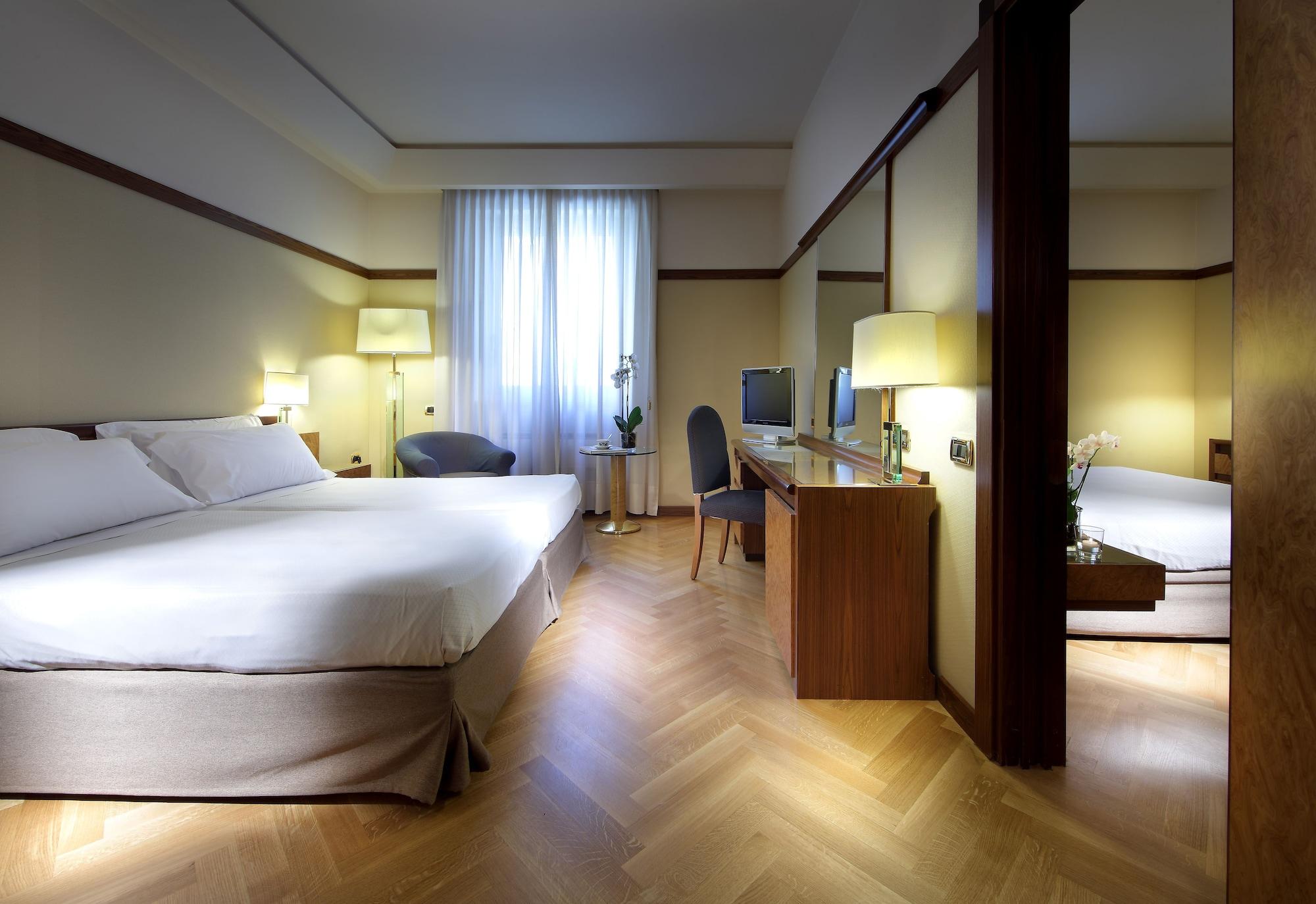 Exe Majestic Hotel Napoli Ngoại thất bức ảnh