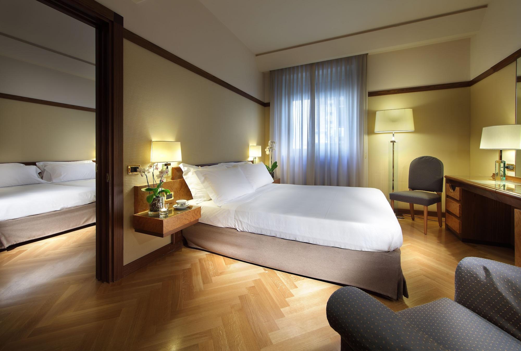 Exe Majestic Hotel Napoli Ngoại thất bức ảnh