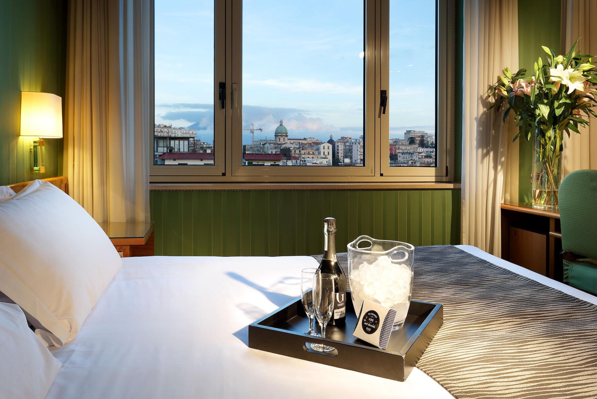 Exe Majestic Hotel Napoli Ngoại thất bức ảnh
