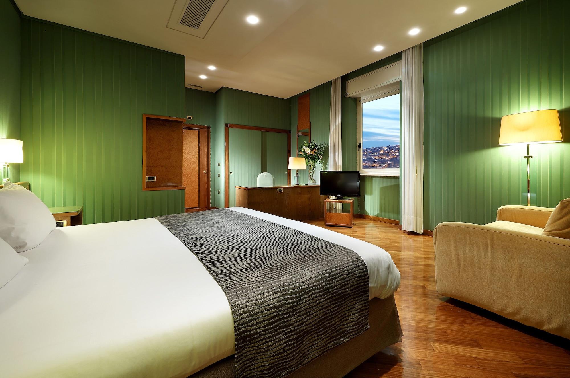 Exe Majestic Hotel Napoli Ngoại thất bức ảnh