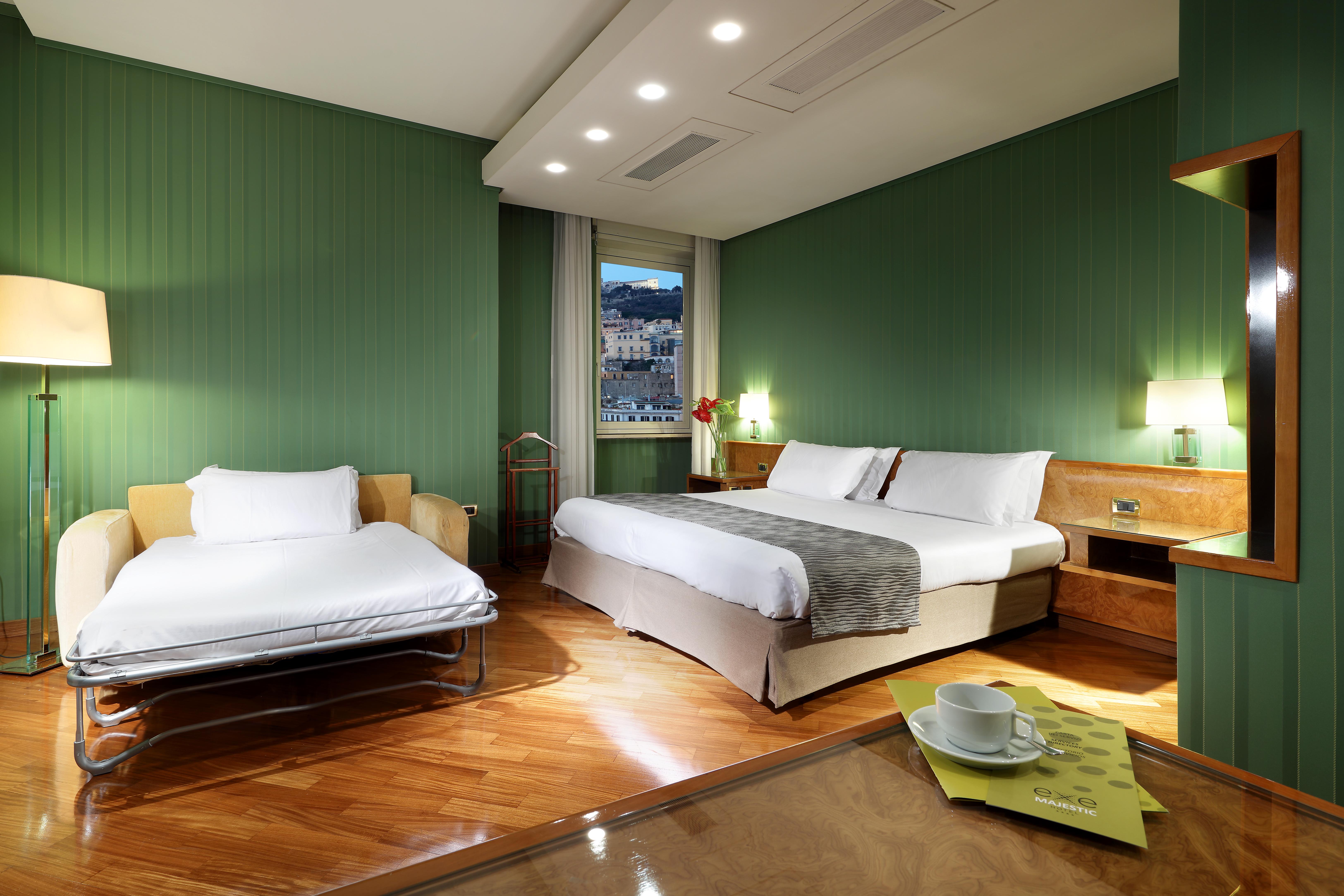 Exe Majestic Hotel Napoli Ngoại thất bức ảnh