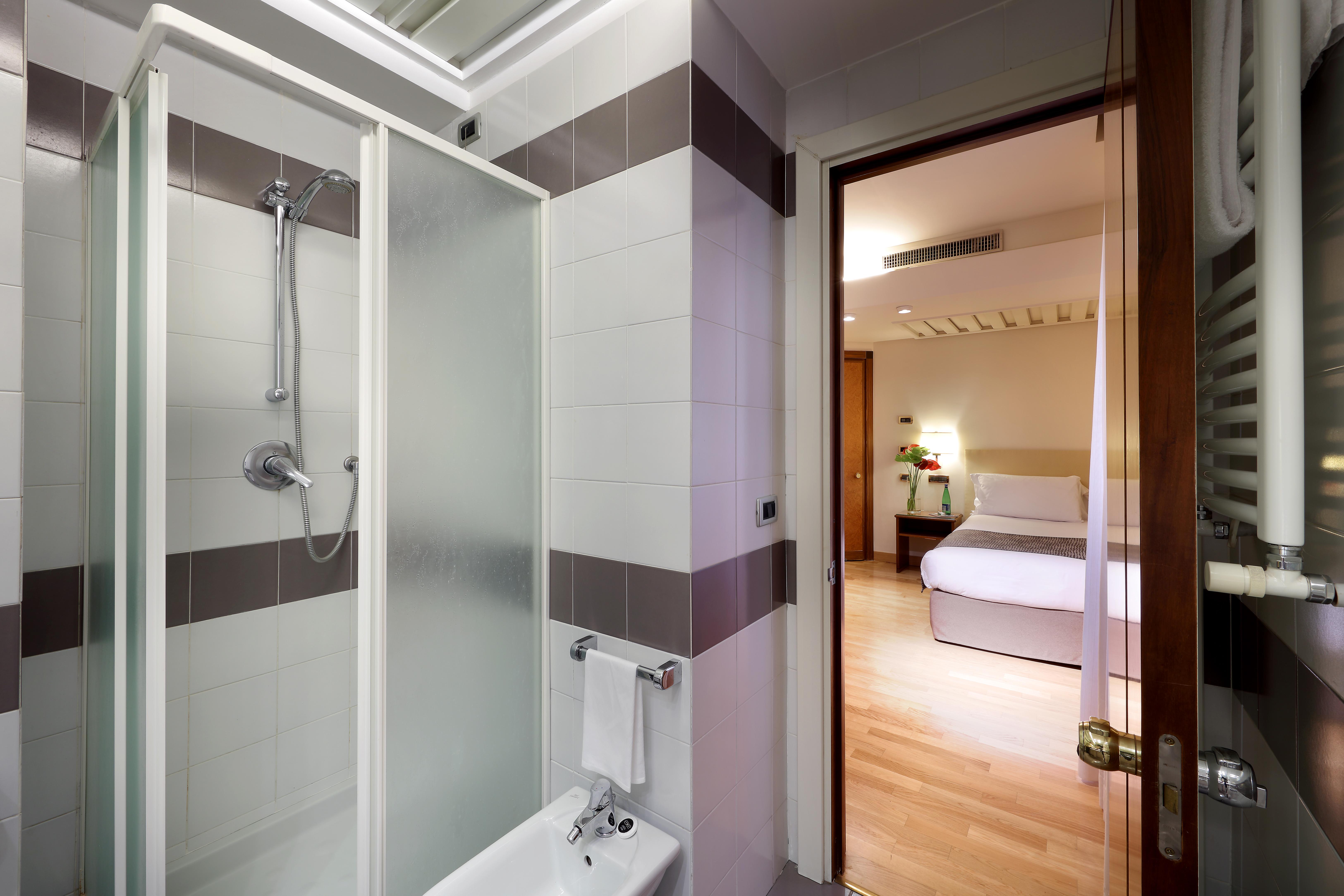 Exe Majestic Hotel Napoli Ngoại thất bức ảnh