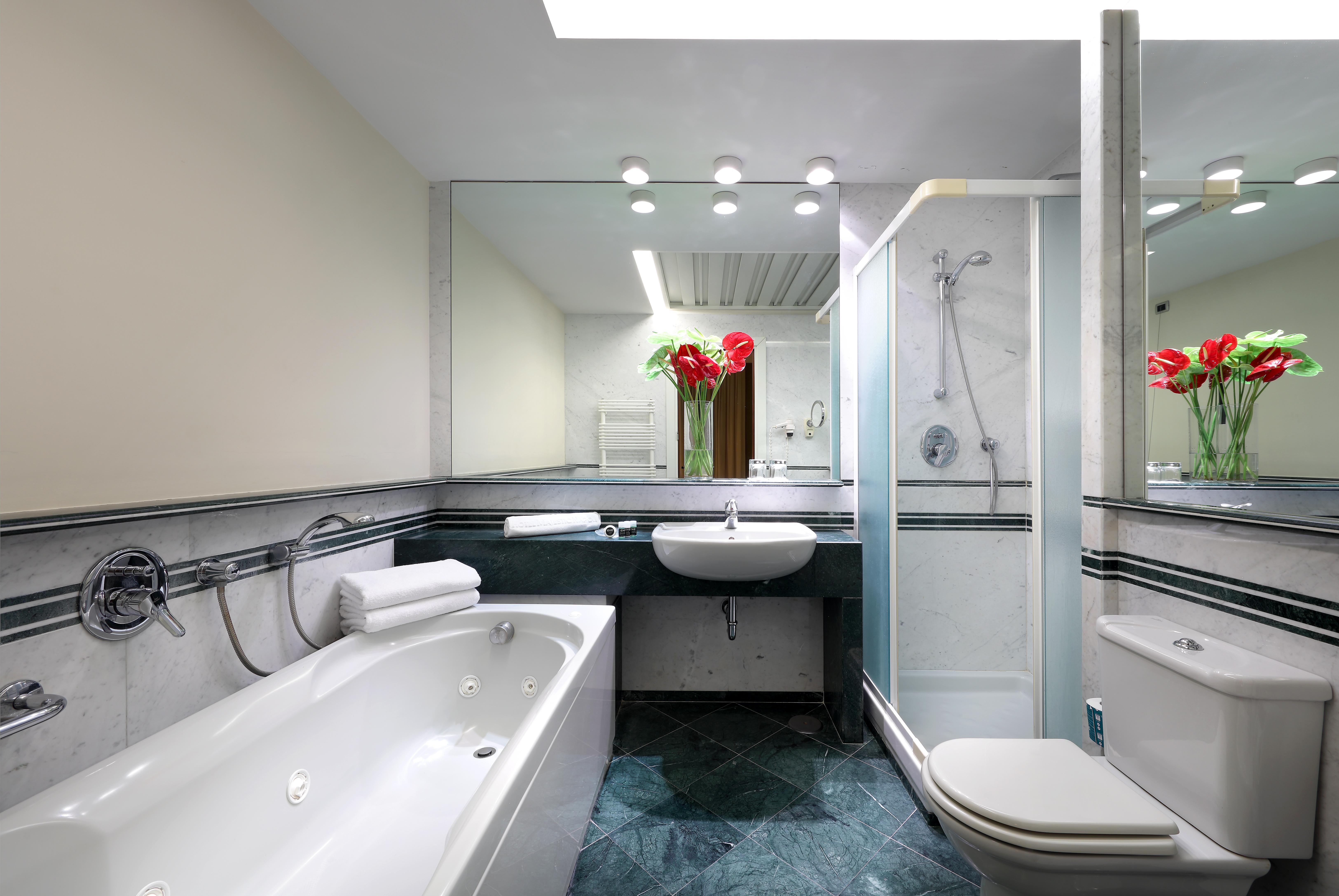 Exe Majestic Hotel Napoli Ngoại thất bức ảnh