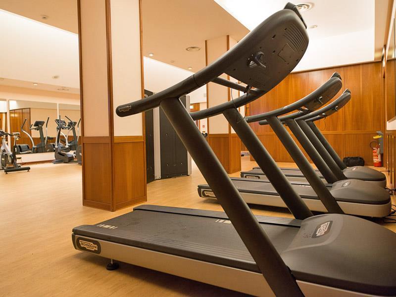 Exe Majestic Hotel Napoli Ngoại thất bức ảnh