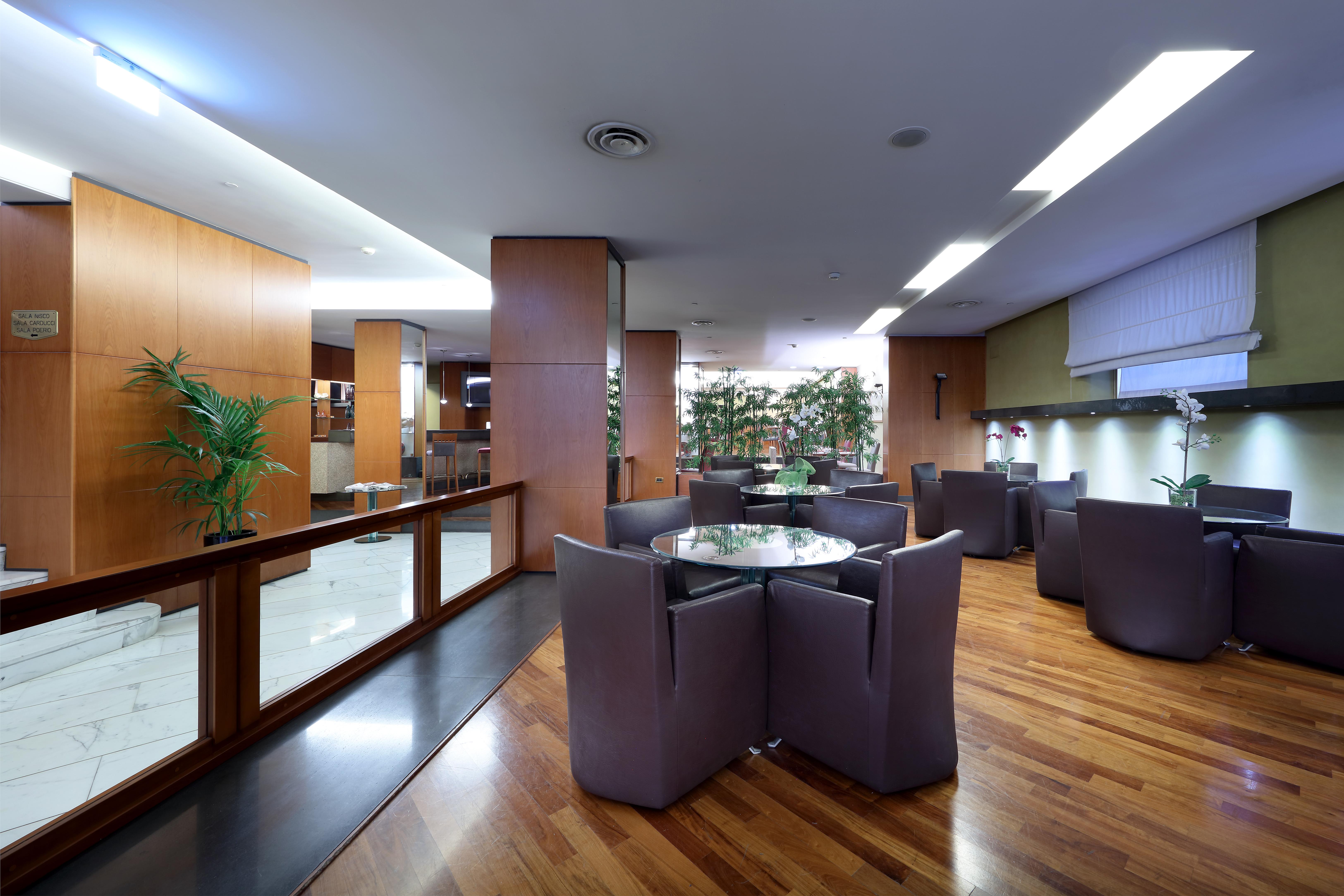 Exe Majestic Hotel Napoli Ngoại thất bức ảnh