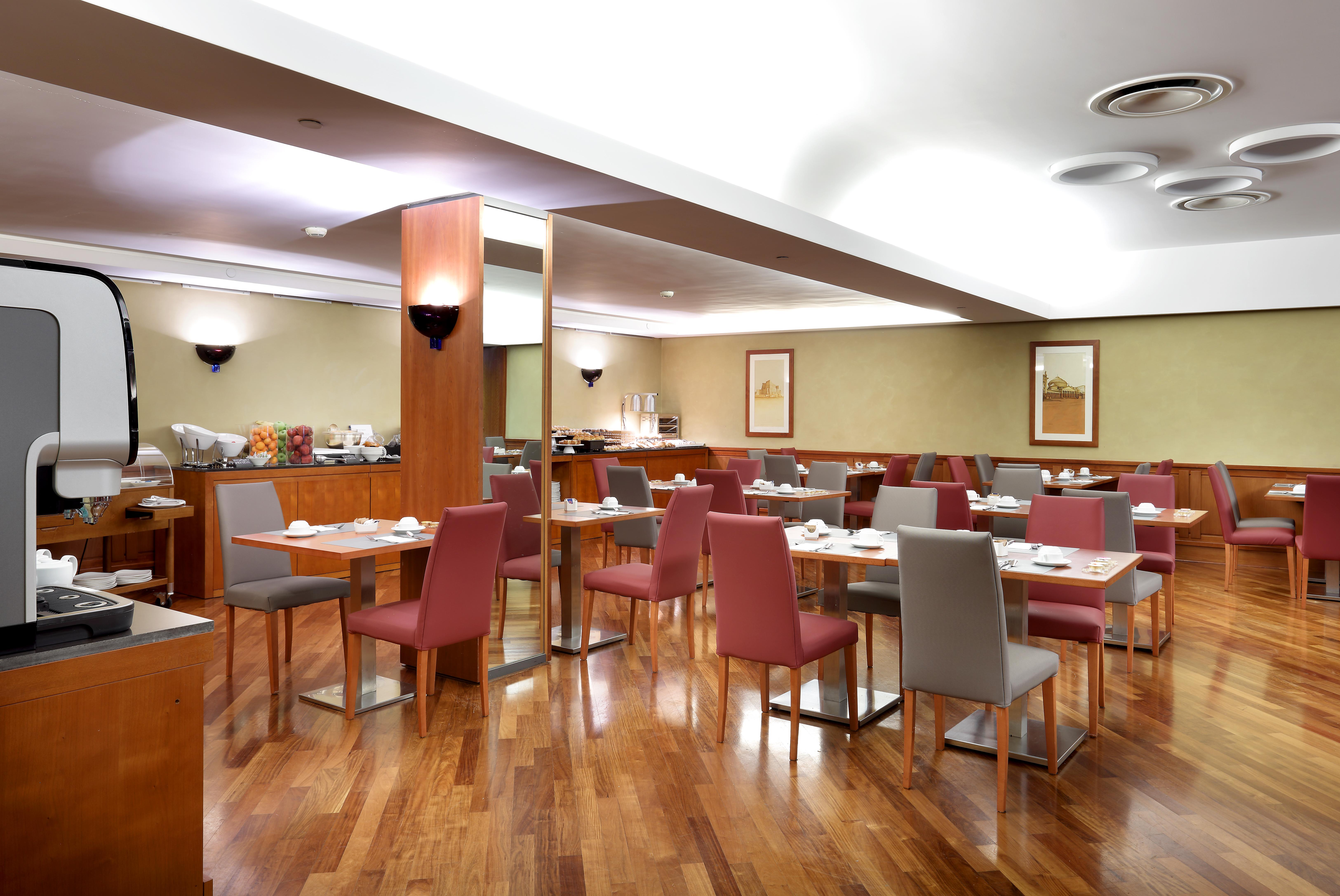 Exe Majestic Hotel Napoli Ngoại thất bức ảnh