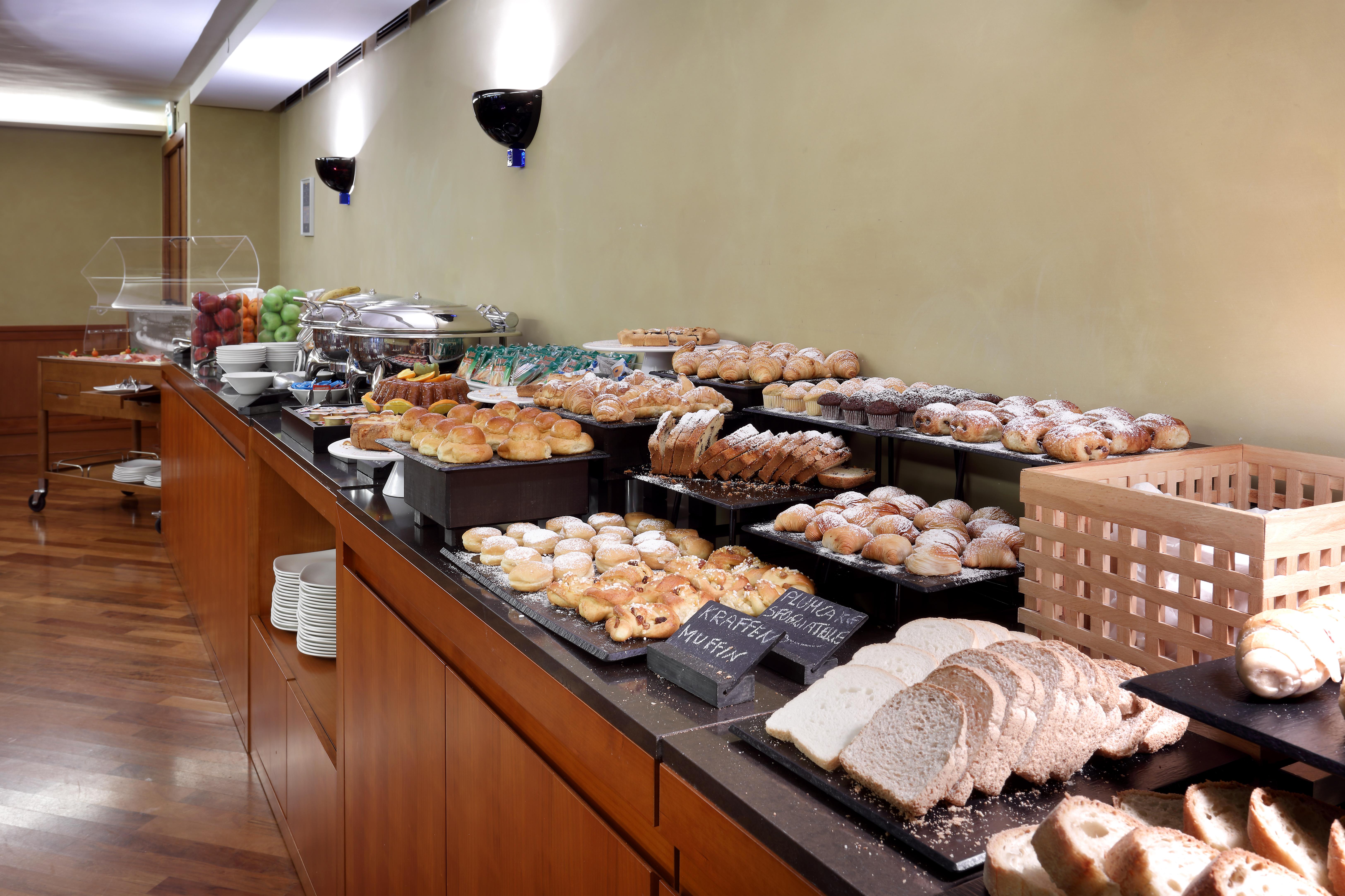 Exe Majestic Hotel Napoli Ngoại thất bức ảnh