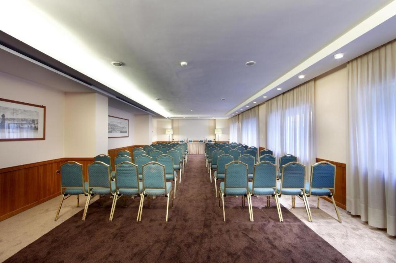 Exe Majestic Hotel Napoli Ngoại thất bức ảnh