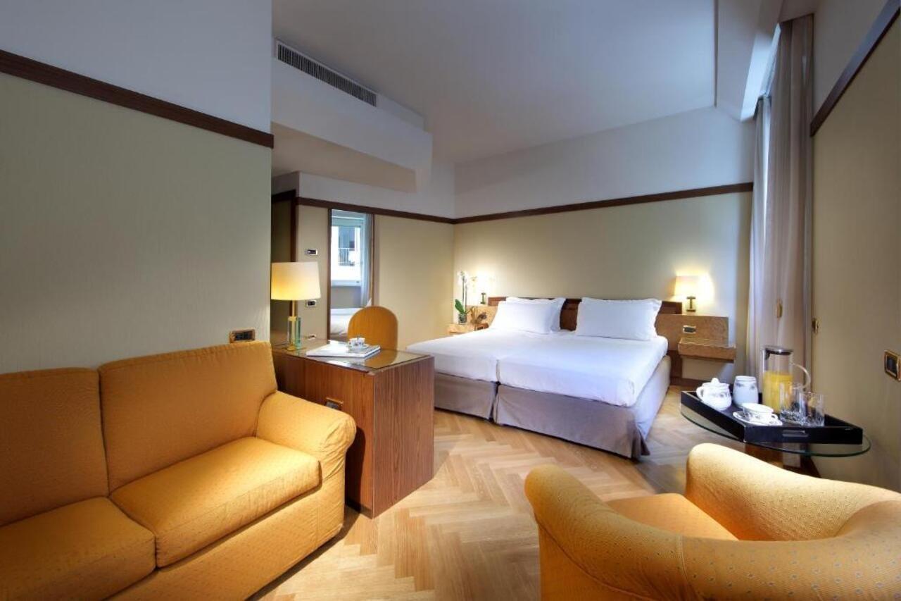 Exe Majestic Hotel Napoli Ngoại thất bức ảnh