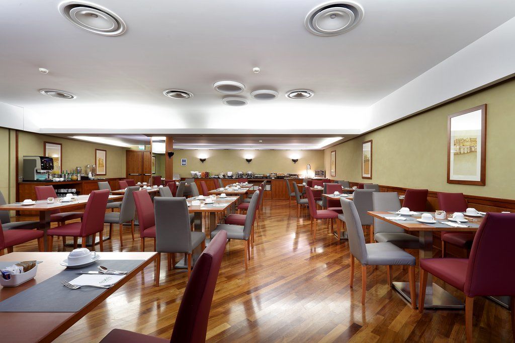 Exe Majestic Hotel Napoli Ngoại thất bức ảnh