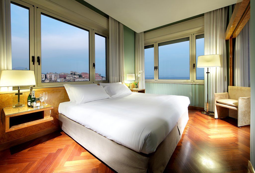 Exe Majestic Hotel Napoli Ngoại thất bức ảnh